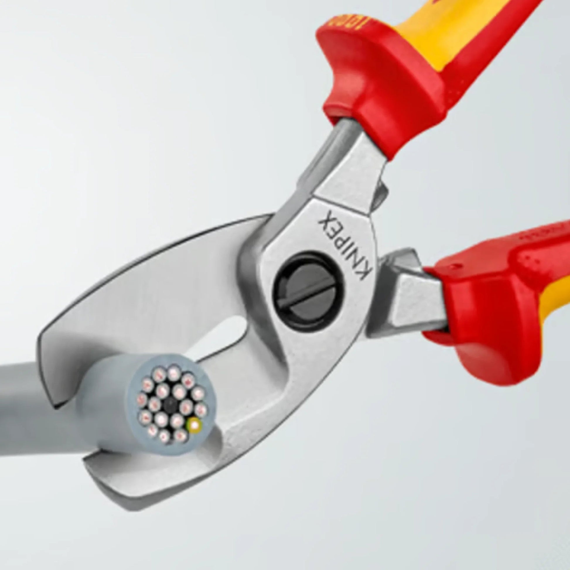 Kabelschere VDE Doppelschneide bis Ø 20 mm L.200mm Kopf verchromt Knipex 95 16 200 von Knipex bei Kabelkaufhaus - 4003773026761 - 9516200 - Kabelschere